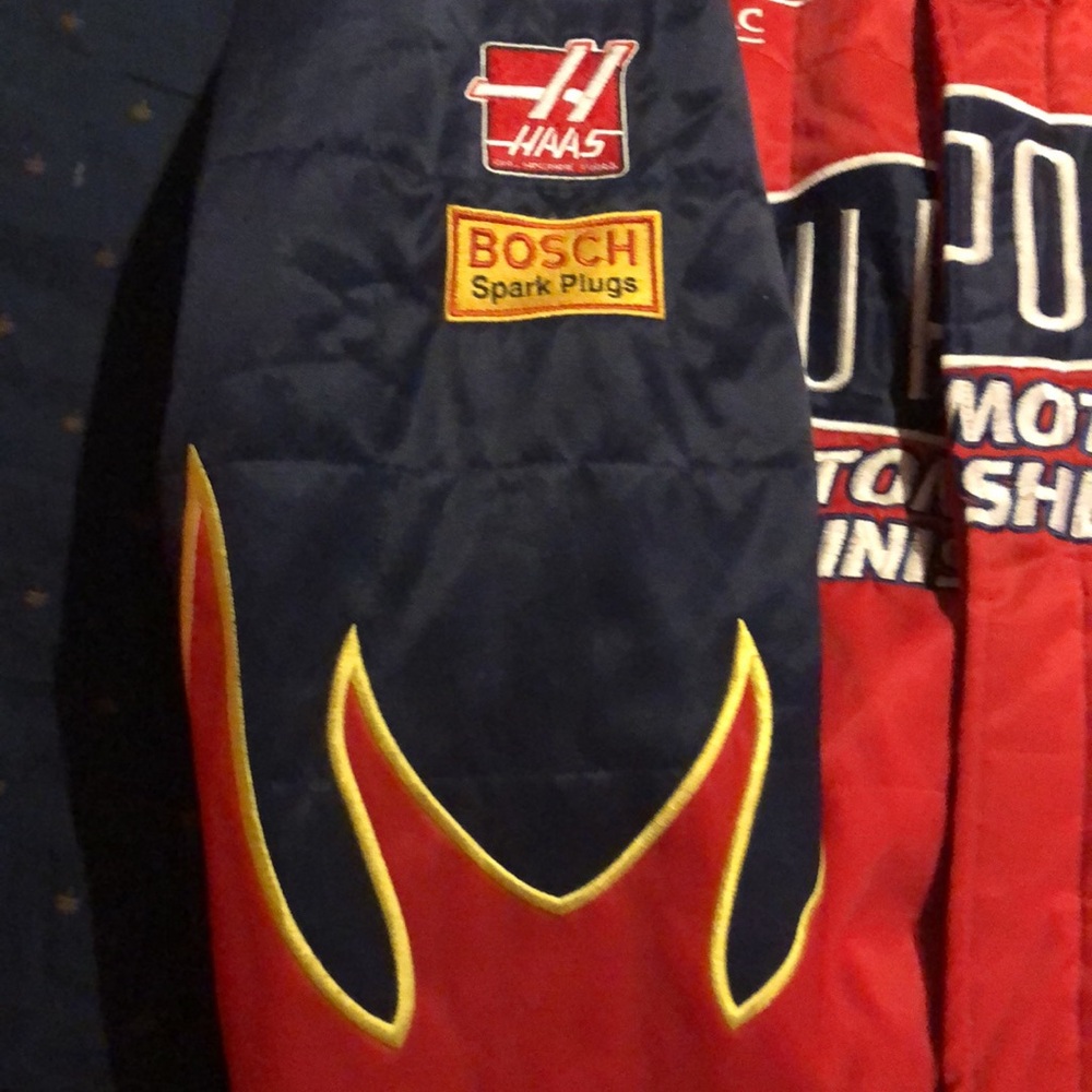 Jeff Gordan Red DuPont Racing Jacket - Picture 5 of 10